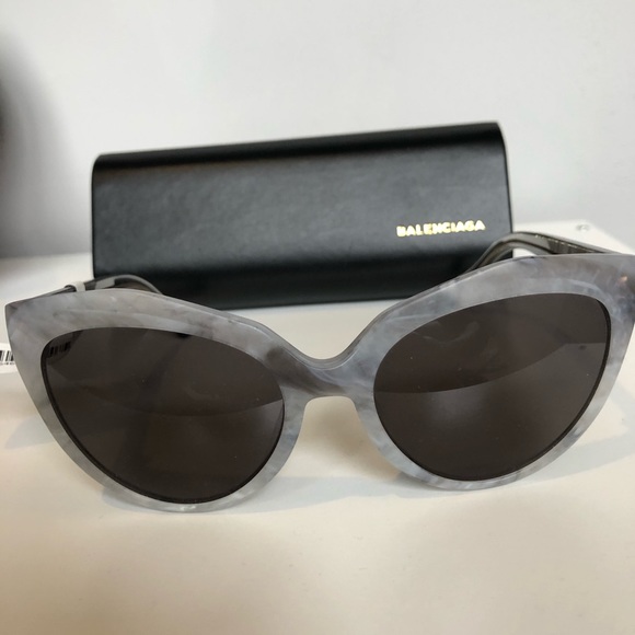 Balenciaga Sunglasses - Picture 1 of 3